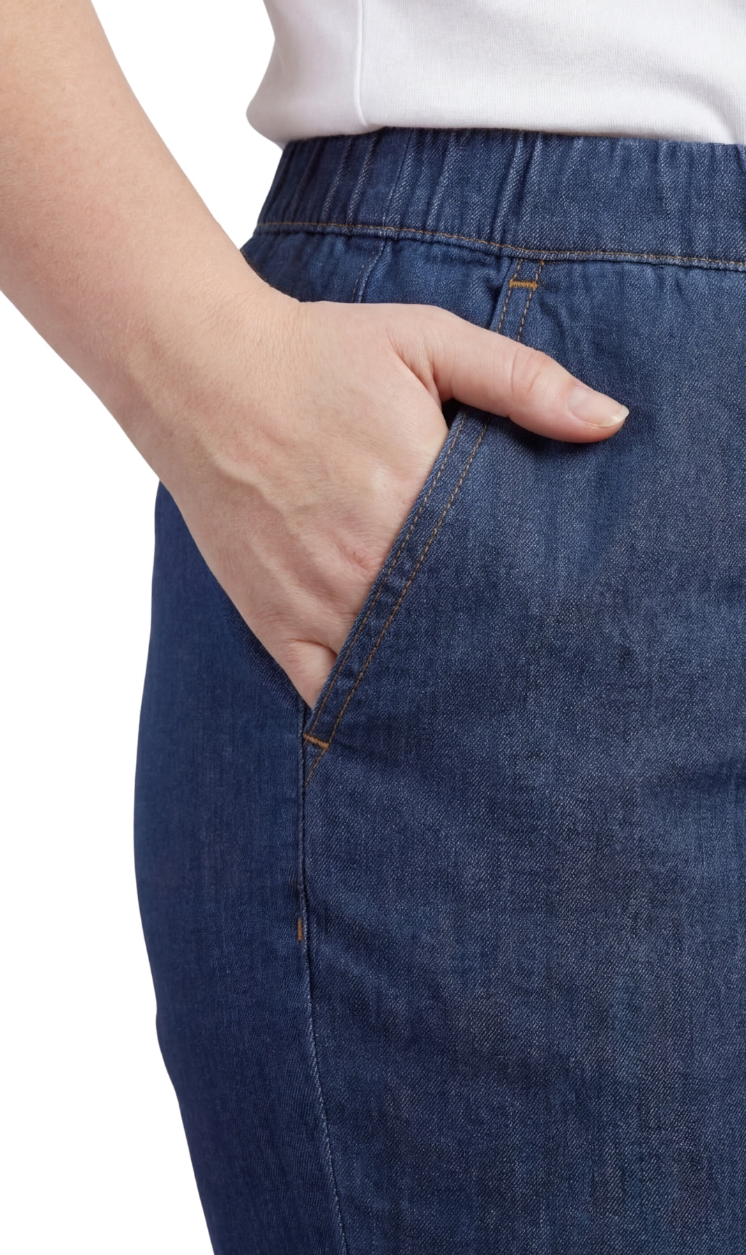 Women's Lightweight Pull-On Denim Jeans with Elastic Waist – Relaxed Fit Stretch Jeans for Casual Everyday Wear